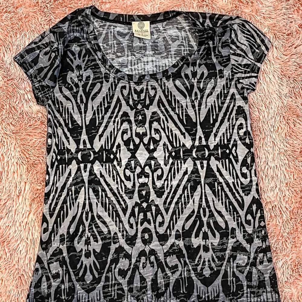The Balance Collection by Marika | Yoga Shirt | Black, Grey